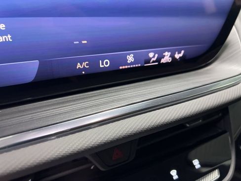 Used 2025 Buick Envision Preferred image 37