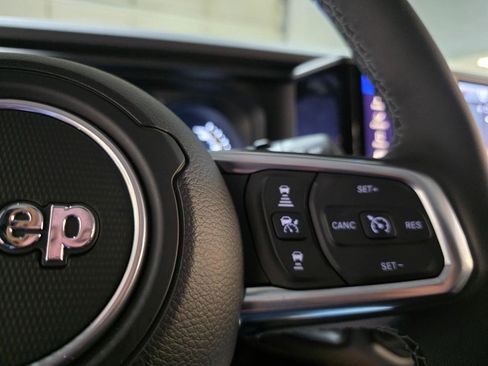 Used 2025 Jeep Wrangler Sahara w/ Safety Group image 29