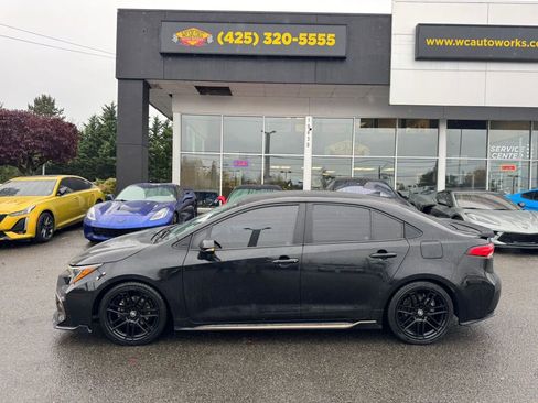 Used 2021 Toyota Corolla SE w/ Carpet Mat Package (TMS) image 2