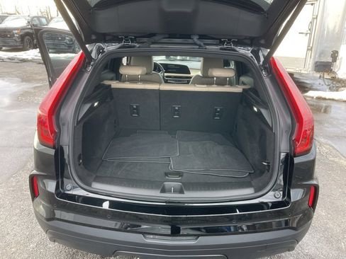 Used 2024 Cadillac XT4 Luxury w/ Cold Weather Package image 28