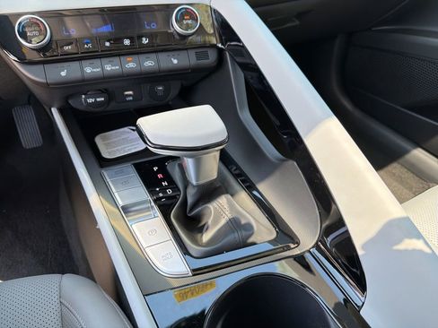 New 2026 Hyundai Elantra Limited FWD image 28