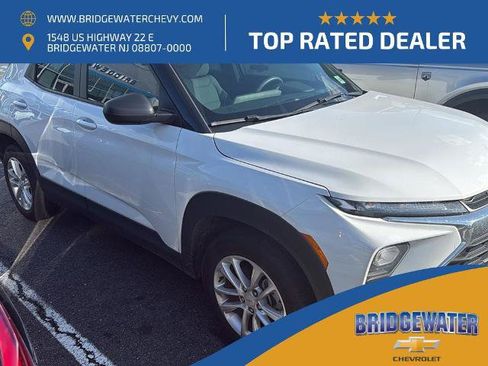 Used 2024 Chevrolet TrailBlazer LS FWD image 1
