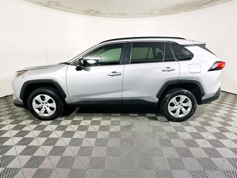 Used 2021 Toyota RAV4 LE FWD image 6