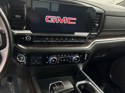 Used 2024 GMC Sierra 1500 Elevation w/ Preferred Package AWD/4WD image 18