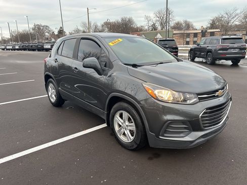 Used 2019 Chevrolet Trax LS w/ Tint and Cruise Package image 3