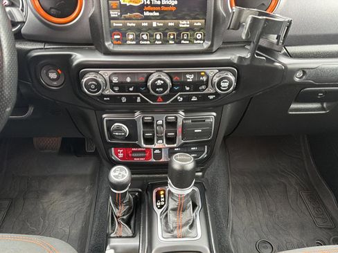 Used 2022 Jeep Gladiator Mojave w/ LED Lighting Group image 15