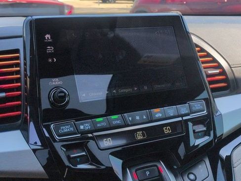 Used 2023 Honda Odyssey Touring image 12