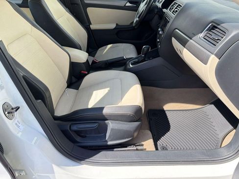 Used 2012 Volkswagen Jetta SEL image 24