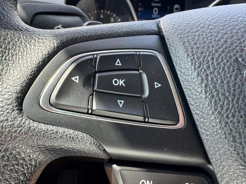 Used 2017 Ford Escape SE w/ Equipment Group 201A image 18