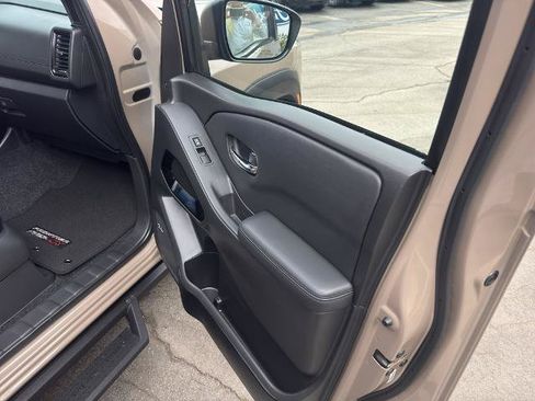 Used 2022 Nissan Frontier PRO-4X w/ Pro-4X Premium Package AWD/4WD image 24