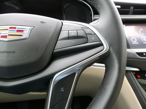 Used 2018 Cadillac XT5 Luxury w/ Driver Awareness Package image 24