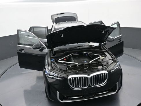 Used 2024 BMW X5 xDrive40i w/ Premium Package image 39