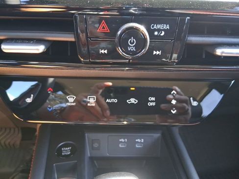 New 2026 Nissan Kicks SR w/ Cold Weather Package image 15