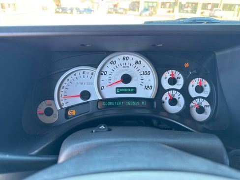 Used 2003 HUMMER H2 w/ Preferred Equipment Group image 10