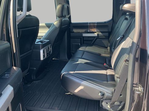 Used 2019 Ford F150 Lariat w/ Equipment Group 502A Luxury AWD/4WD image 19