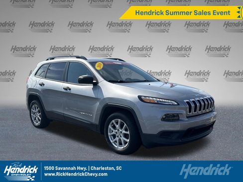 Used 2016 Jeep Cherokee Sport w/ Cold Weather Group FWD image 1