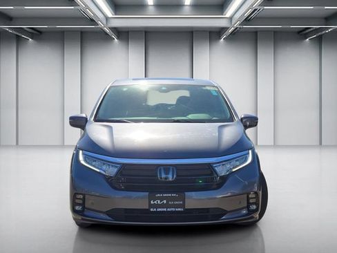 Used 2023 Honda Odyssey Elite image 2
