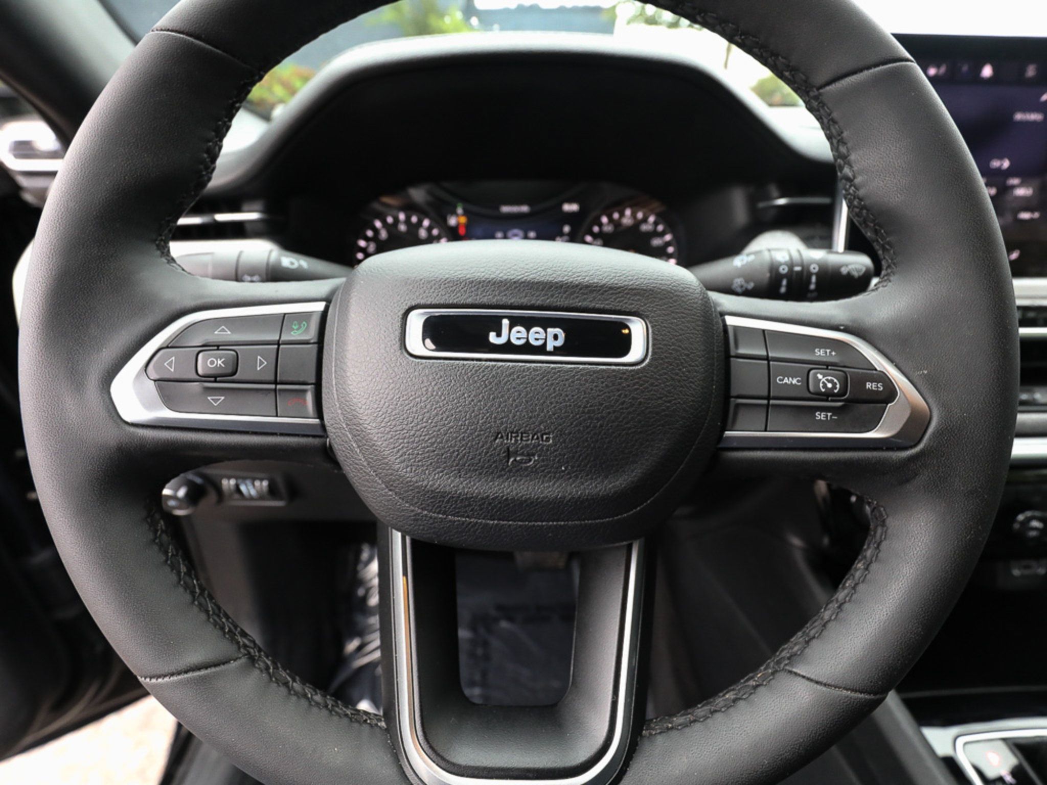 Used 2023 Jeep Compass Latitude AWD/4WD image 15