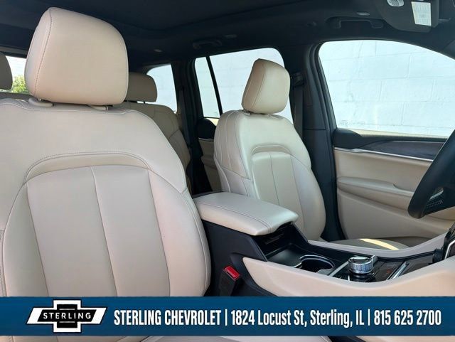 Used 2024 Jeep Grand Cherokee Limited 4xe AWD/4WD image 12
