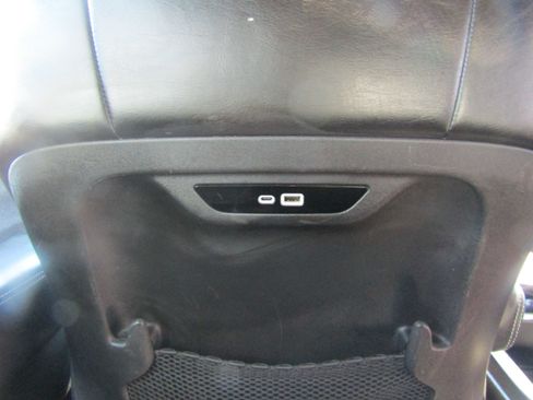 Used 2025 Chrysler Pacifica Select image 24