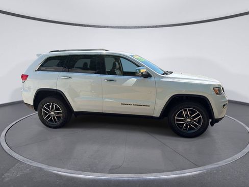 Used 2017 Jeep Grand Cherokee Limited AWD/4WD image 5