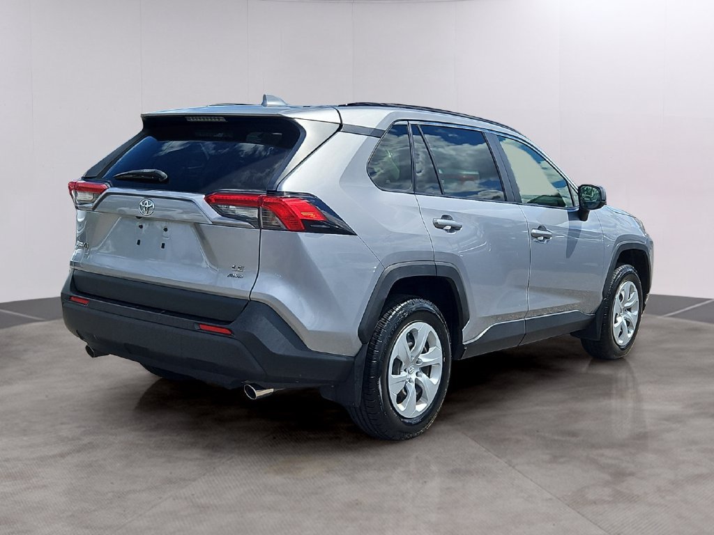 Used 2019 Toyota RAV4 LE w/ All Weather Liner Package AWD/4WD image 4