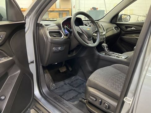 Used 2024 Chevrolet Equinox LT AWD/4WD image 11