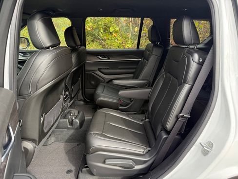 New 2025 Jeep Grand Cherokee L Limited image 16