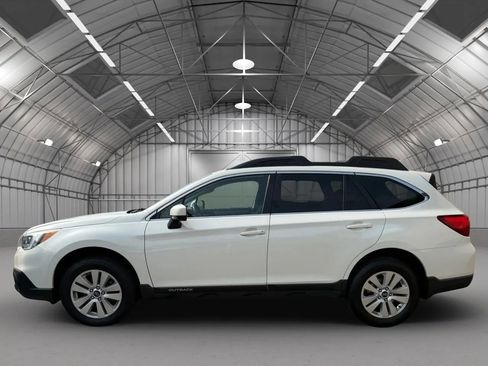 Used 2017 Subaru Outback 2.5i Premium image 9