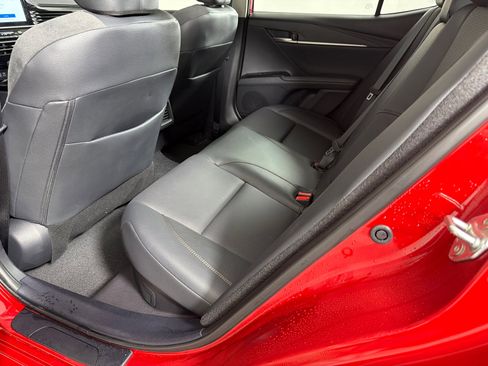 Used 2025 Toyota Camry XLE FWD image 21