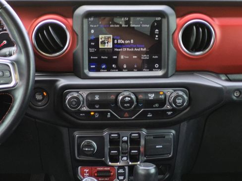 Used 2022 Jeep Gladiator Rubicon w/ LED Lighting Group AWD/4WD image 19