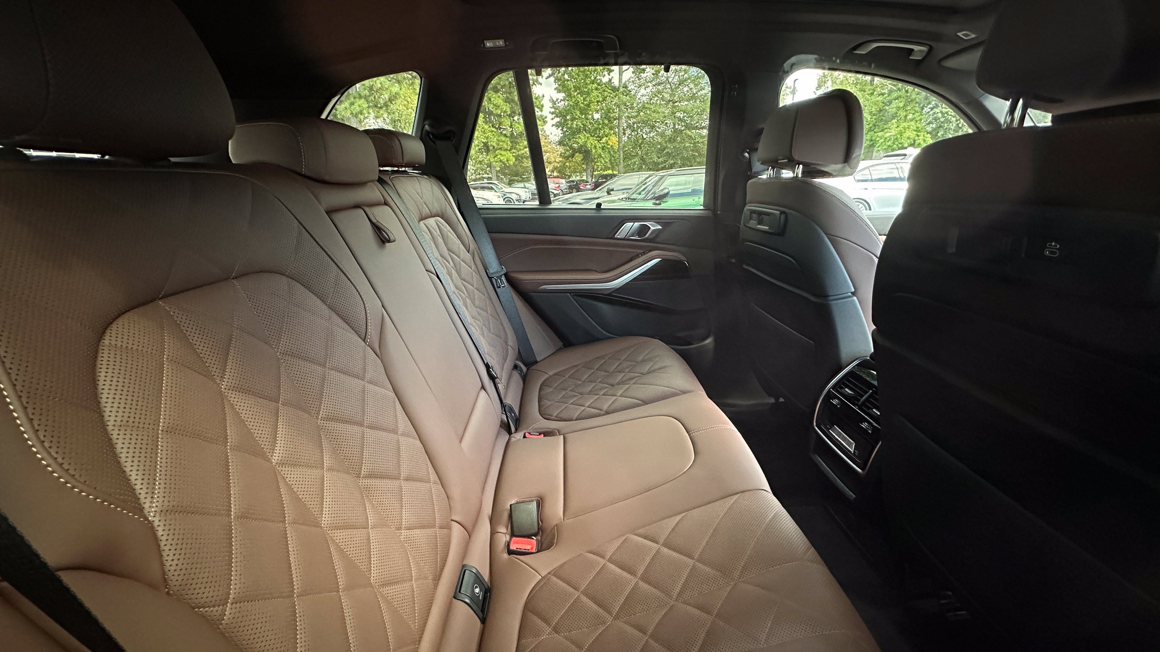 Used 2023 BMW X5 xDrive45e w/ Executive Package AWD/4WD image 6