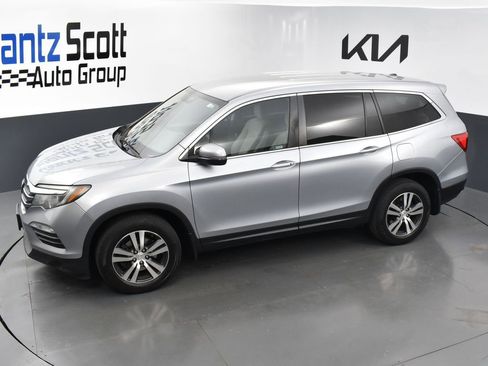 Used 2018 Honda Pilot EX image 10