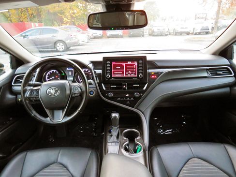 Used 2023 Toyota Camry SE w/ Convenience Package image 21