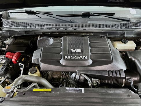 Used 2020 Nissan Titan SV w/ SV Convenience Package image 31