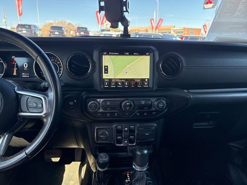 Used 2021 Jeep Wrangler Unlimited Sahara image 21