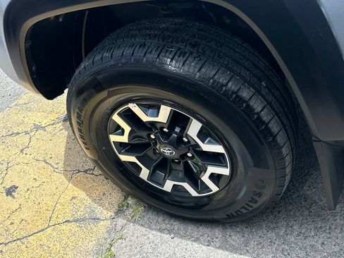 Used 2023 Toyota Tacoma TRD Off-Road AWD/4WD image 13