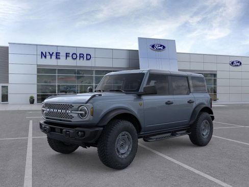 New 2025 Ford Bronco Badlands w/ Sasquatch Package image 2