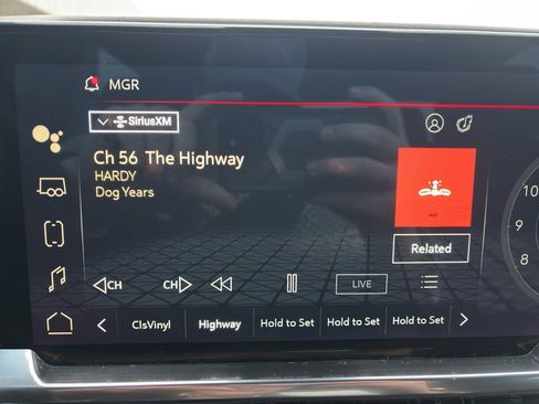 Used 2024 GMC Sierra 3500 SLE w/ SLE Convenience Package image 21