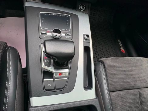 Used 2018 Audi SQ5 Premium Plus w/ Navigation Package image 40