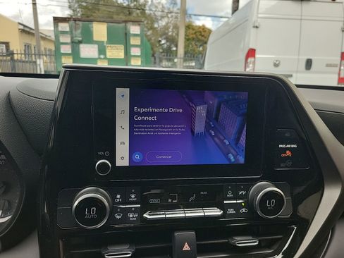 Used 2023 Toyota Highlander L image 31