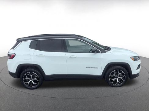 Used 2025 Jeep Compass Limited AWD/4WD image 16