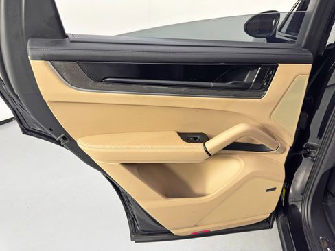 Used 2024 Porsche Cayenne S image 50