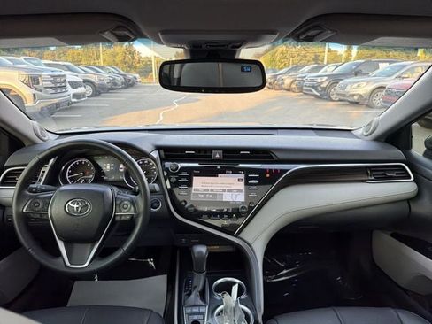 Used 2018 Toyota Camry XLE w/ Driver Assist Package FWD image 19