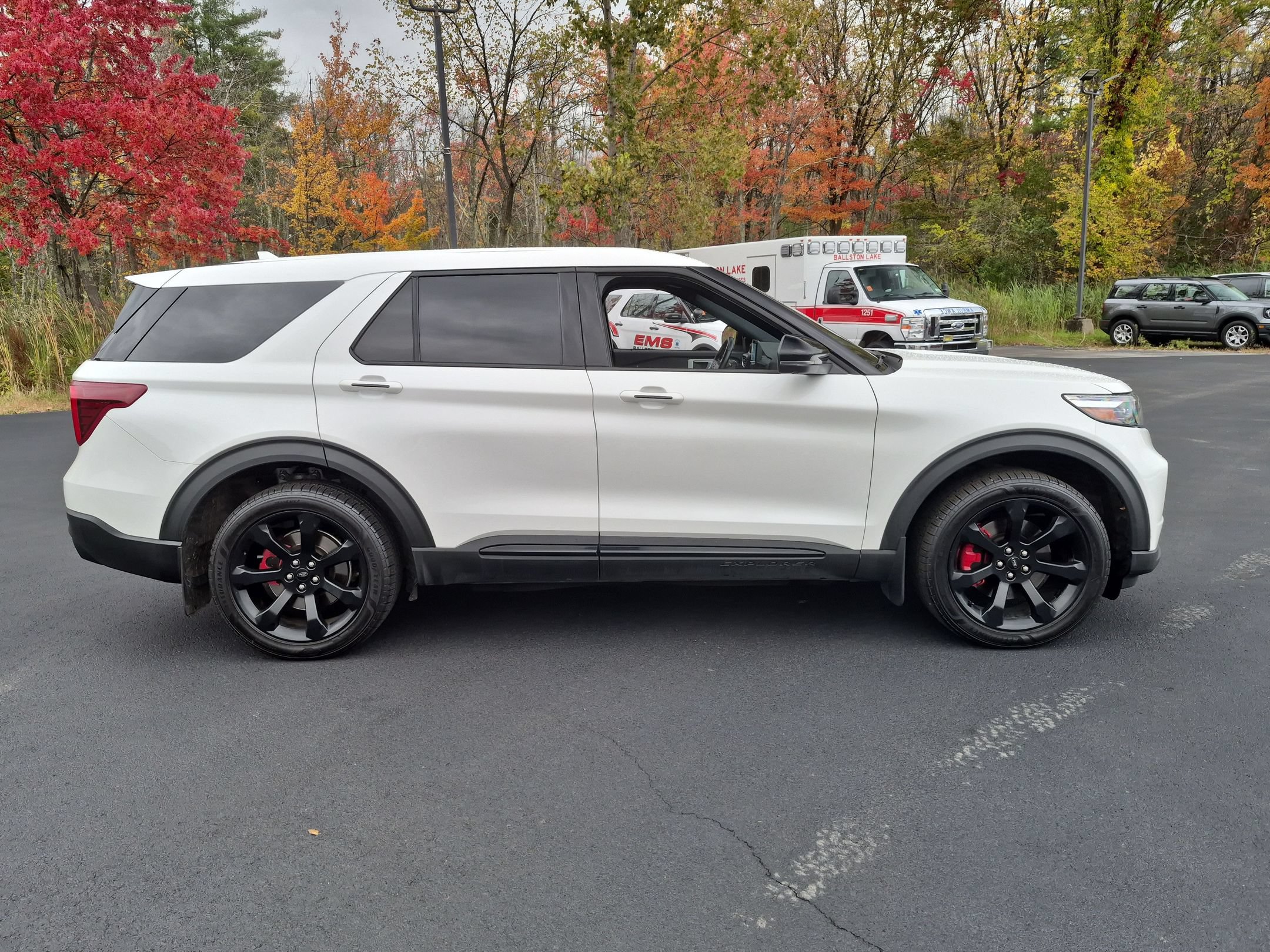 Used 2022 Ford Explorer ST w/ Equipment Group 401A AWD/4WD image 2