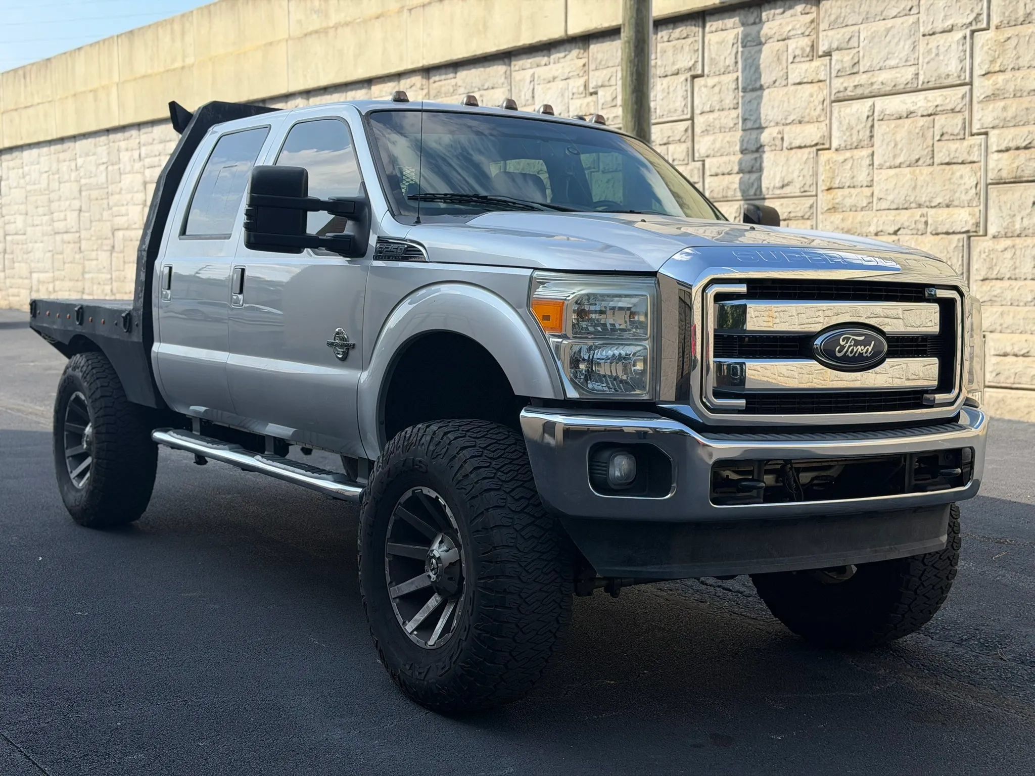 Used 2015 Ford F250 Lariat w/ Lariat Interior Package AWD/4WD image 5