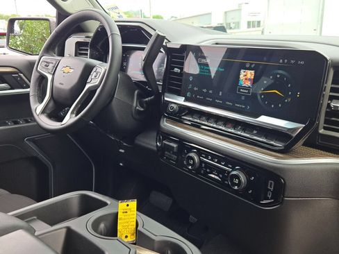 Certified 2026 Chevrolet Silverado 1500 LT AWD/4WD image 16