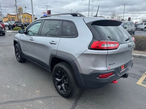 Used 2017 Jeep Cherokee Trailhawk w/ Trailer Tow Group image 5