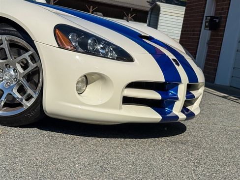 Used 2006 Dodge Viper SRT-10 w/ VOI9 Edition RWD image 25