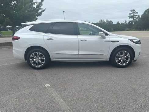 Used 2020 Buick Enclave Avenir w/ Avenir Technology Package FWD image 5